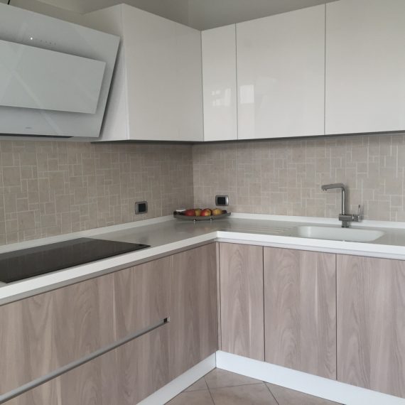 Cucina in essenza con Top in Corian